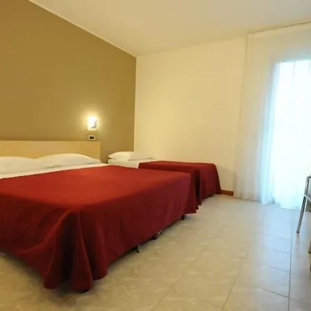 Отель Elvezia Пезаро